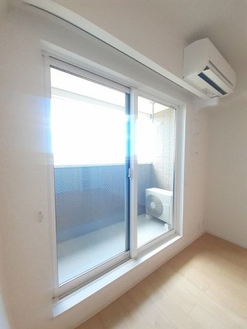 バルコニー　開放的で明るい空間を演出してくれるバルコニーです