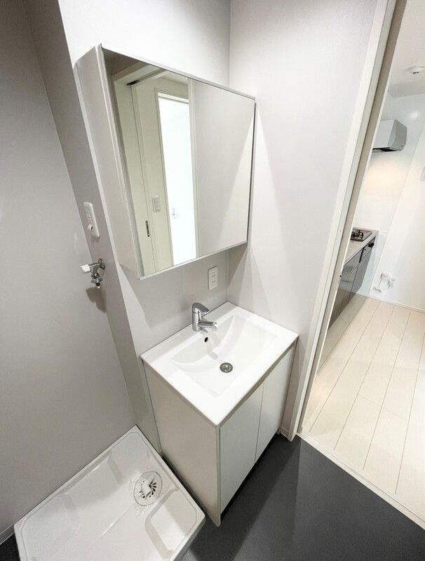 洗面設備　使いやすい独立洗面台です