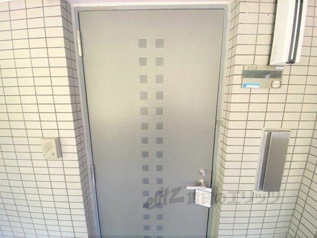 玄関　インターホン