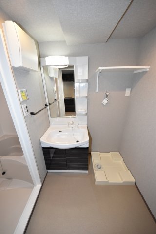 洗面設備　スペースが確保できる洗面所です