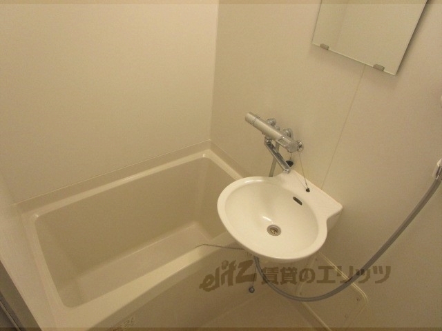 バス・シャワールーム　バス