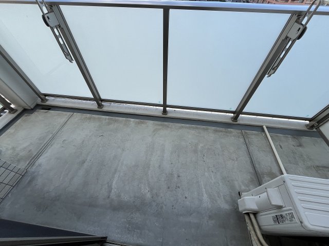 バルコニー　バルコニーからの眺めを楽しみながら食事をしませんか