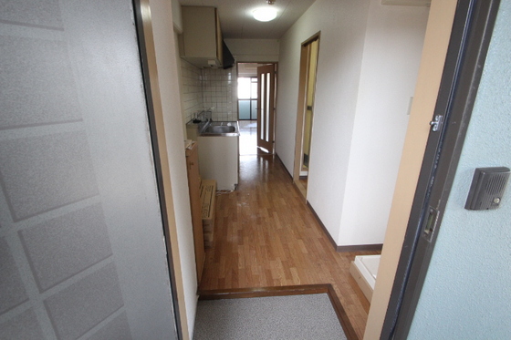 玄関　※別部屋の写真です