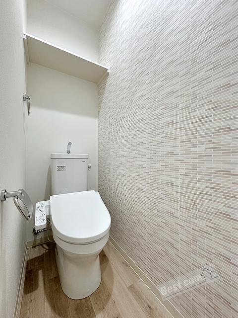 トイレ　温水洗浄便座付き♪