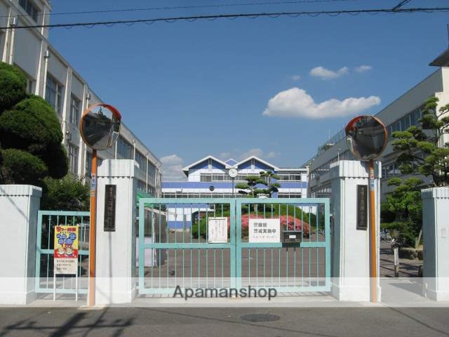 小学校　高槻市立高槻小学校（小学校）まで508m