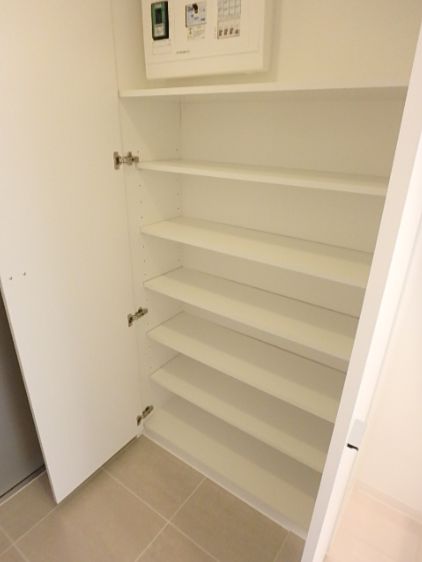 玄関　弊社は都内全域の物件をご紹介可能です！