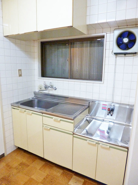 キッチン　２口コンロ設置可！！
