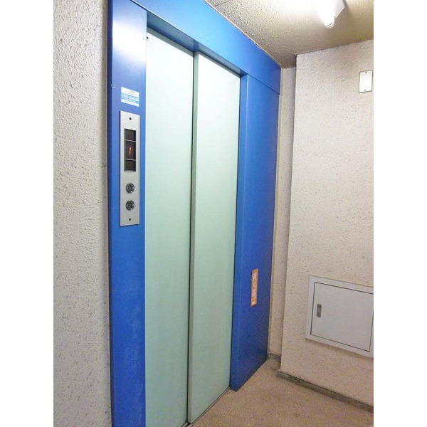 ロビー　エレベーター有！