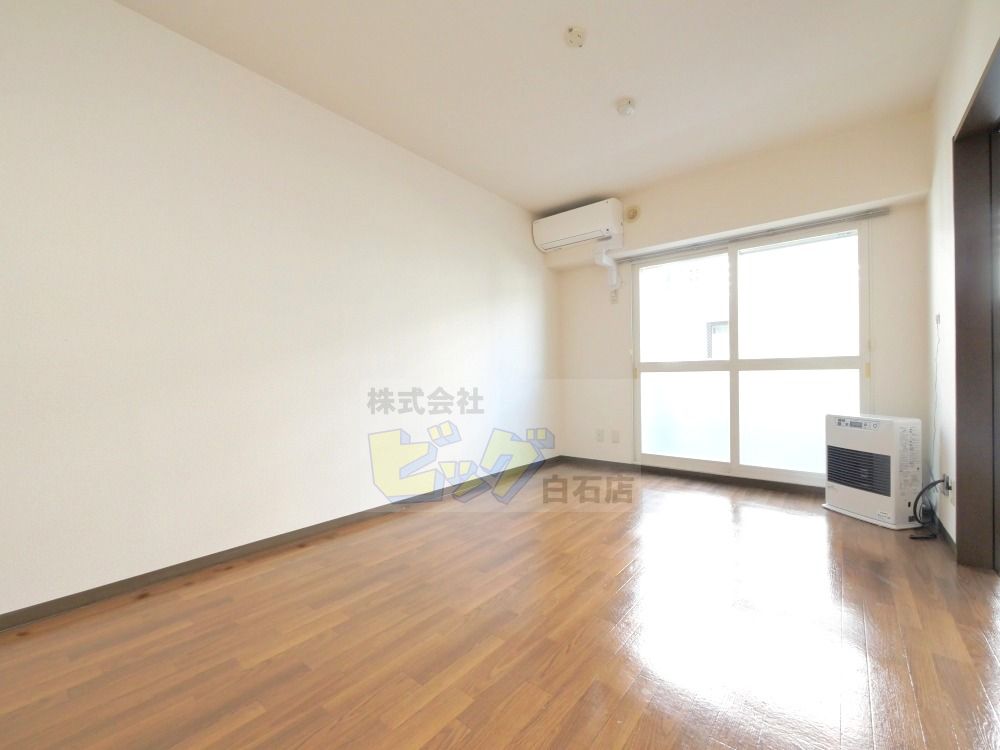 居室・リビング　広々リビングです♪