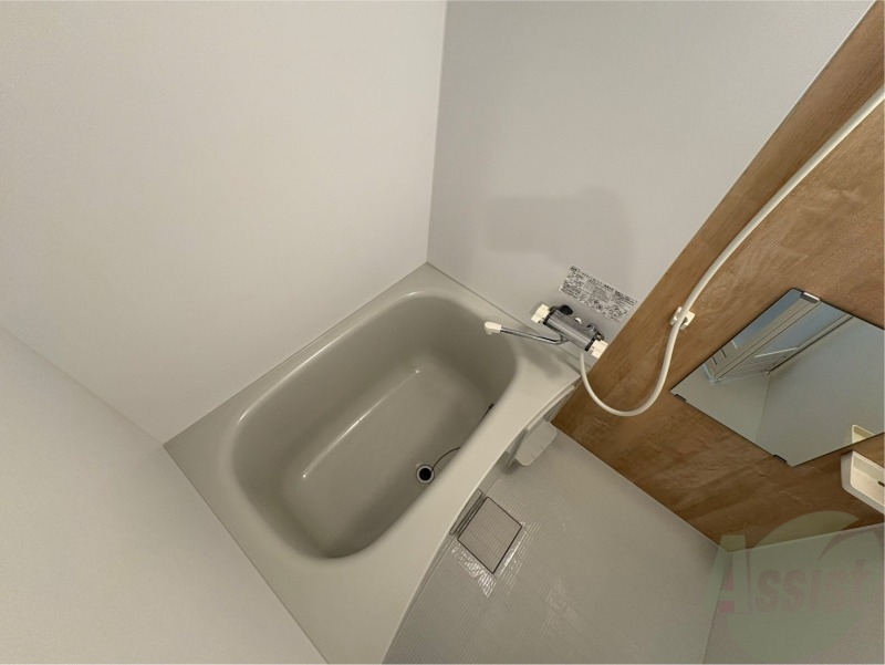 バス・シャワールーム　お風呂になります。一日の疲れを癒してくださいね。