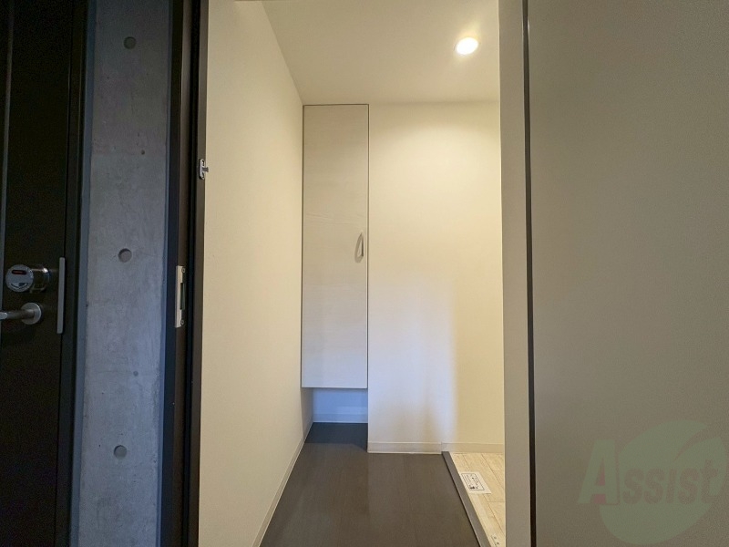 玄関　玄関の様子です。明るい印象ですね。気分もあがりそう。