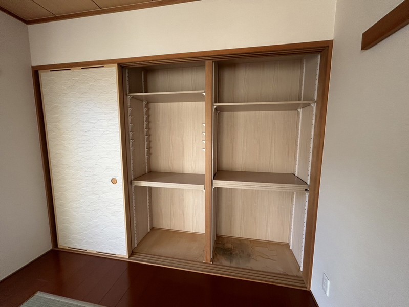 収納　301号室の写真です