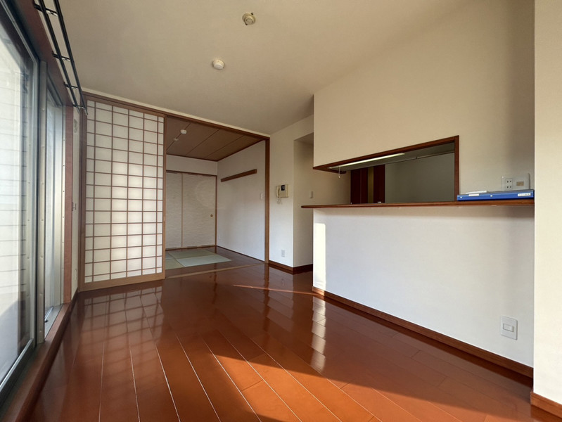 居室・リビング　301号室の写真です