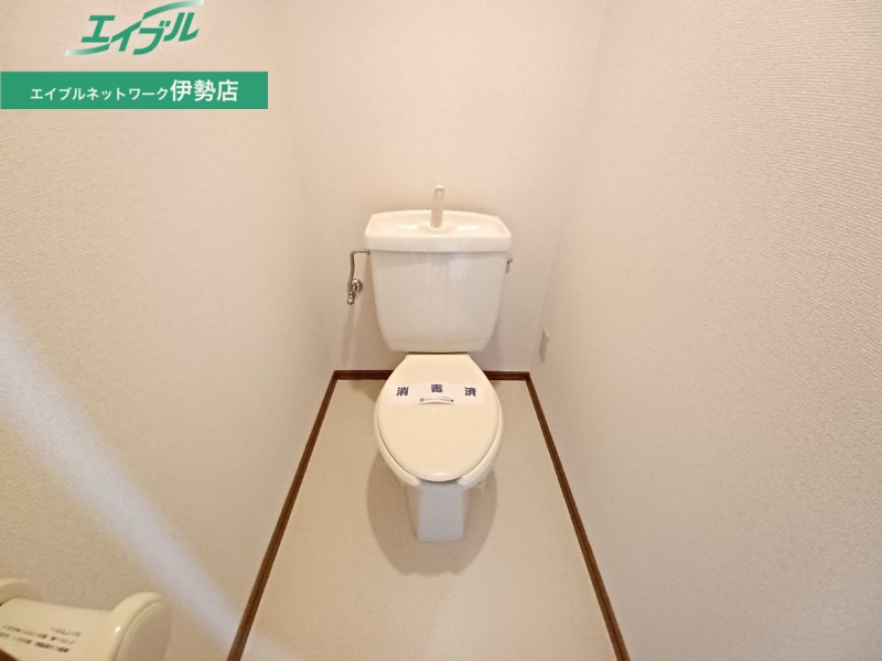 トイレ　同型参考写真