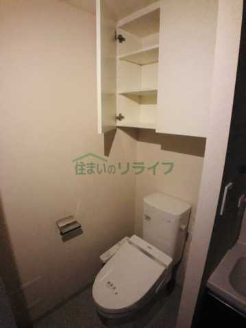 トイレ　別部屋の参考写真になります。