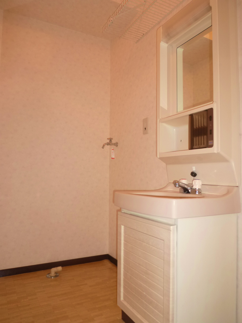 洗面設備　同一仕様です。