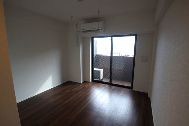 居室・リビング　南西向きのお部屋です