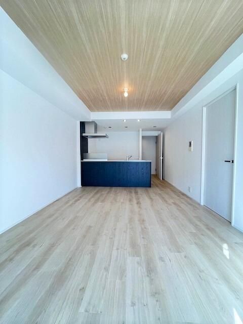 居室・リビング　別タイプ部屋です。雰囲気や色味の参考としてご確認ください。
