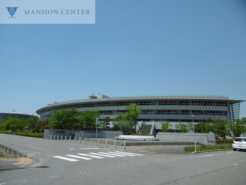 中学校　新潟市立葛塚中学校（中学校）まで1133m