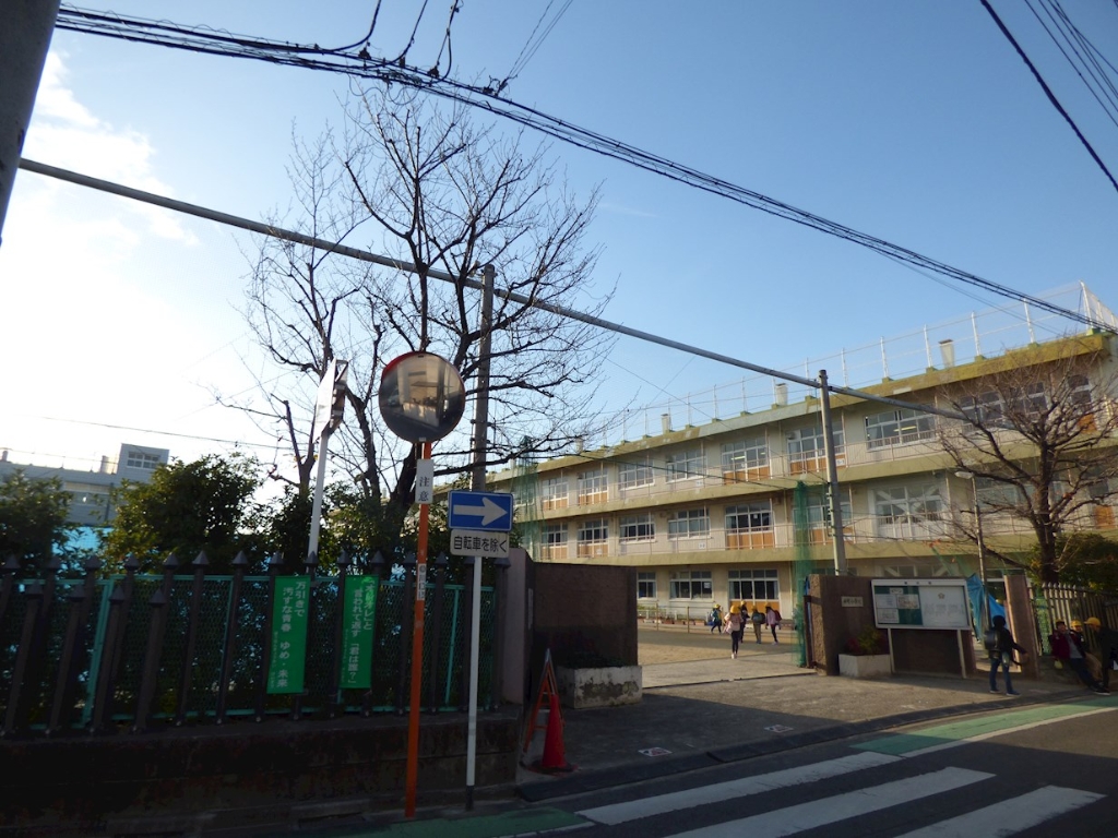 小学校　川口市立仲町小学校（小学校）まで342m