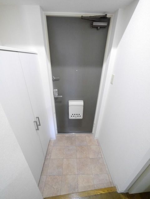 玄関　★シューズボックス付き玄関スペース★
