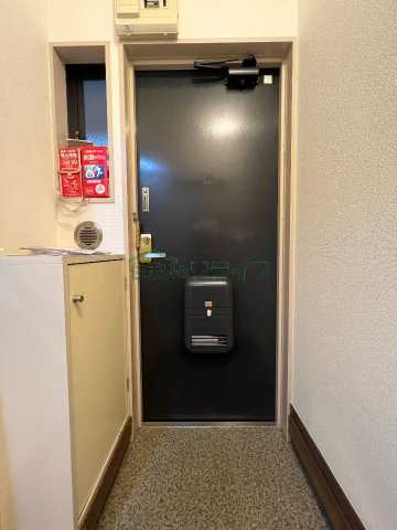 玄関　クローバーハイツ