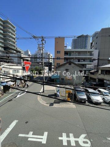 駐車場　駐車場があるので、車を買う予定の方も安心です