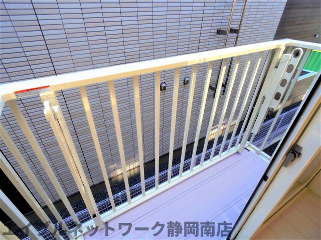 バルコニー　開放的で明るい空間を演出してくれるバルコニーです