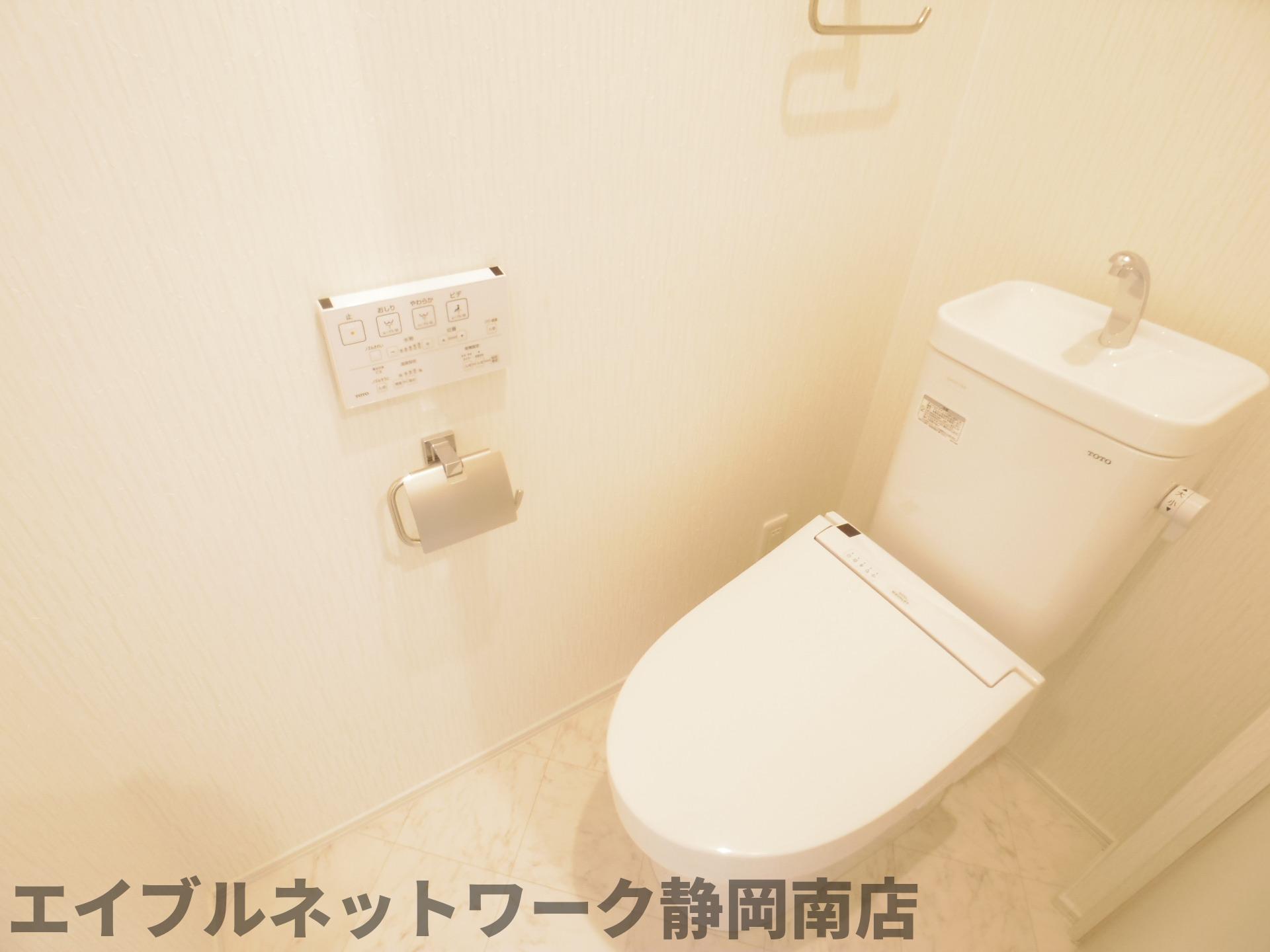 トイレ　清潔感のあるトイレです