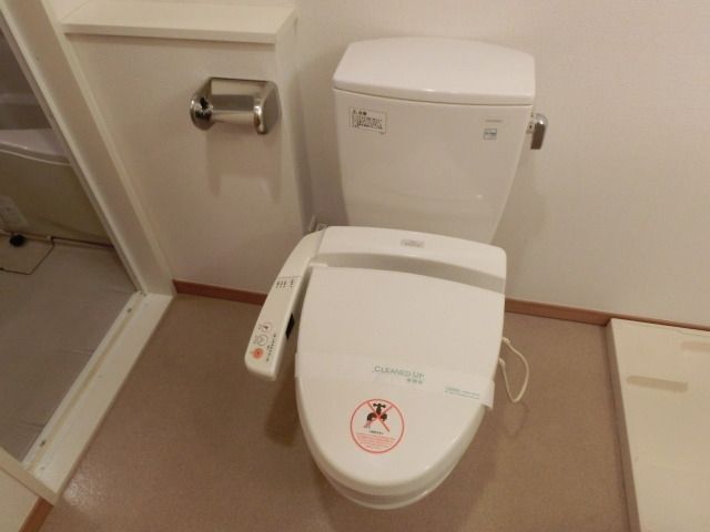 トイレ　ウォシュレット付