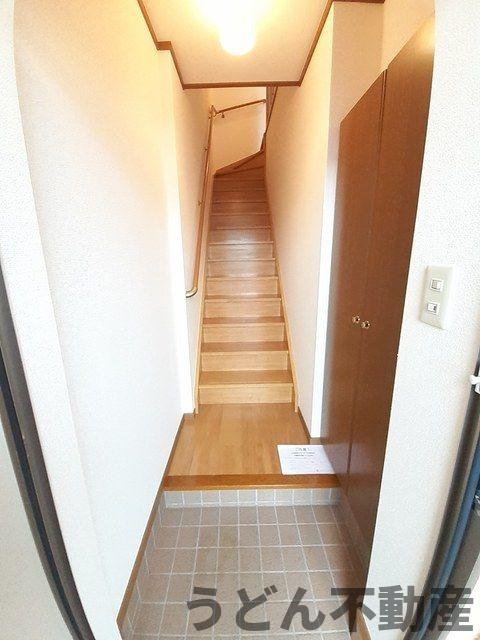 玄関　うどん県のお部屋探しはうどん不動産へ うどんちゃんとLINE