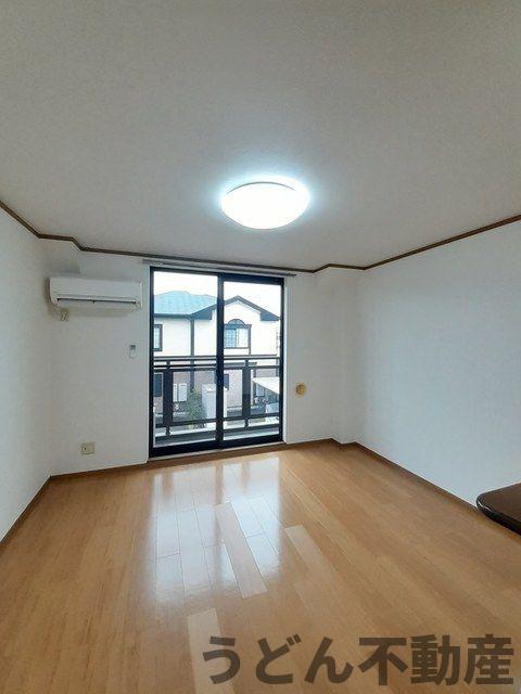 居室・リビング　うどん県のお部屋探しはうどん不動産へ うどんちゃんとLINE