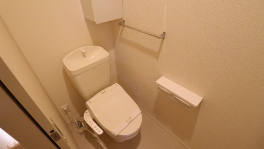 トイレ　※間取り反転タイプの写真です