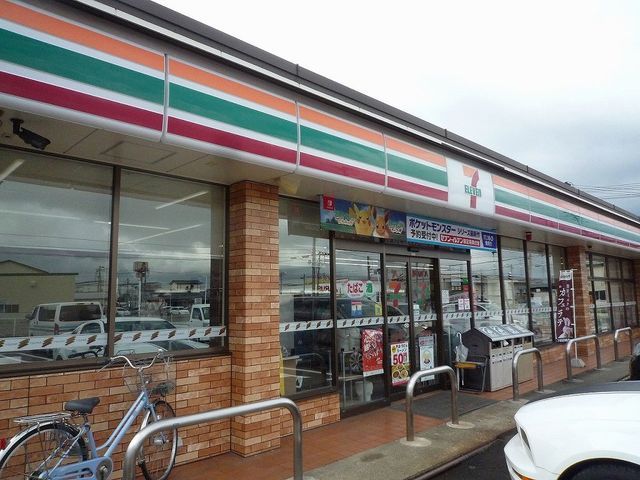 コンビニ　セブンイレブン上越三田店（コンビニ）まで900m