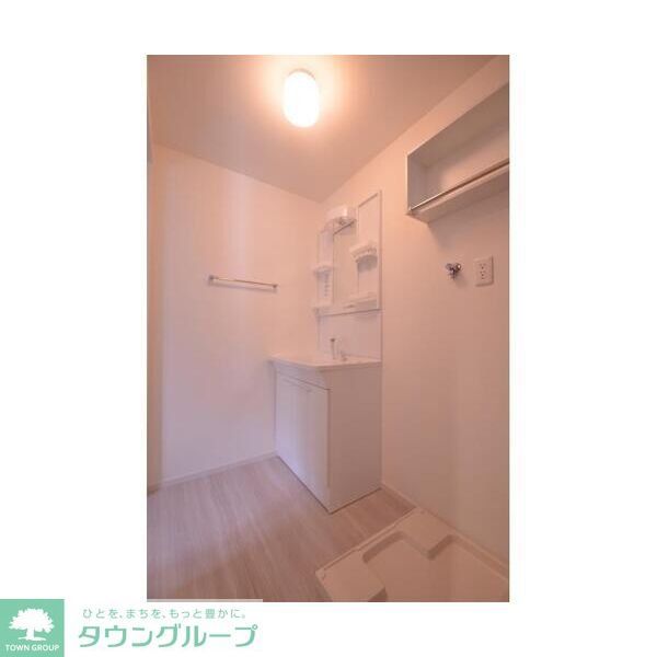 洗面設備　収納