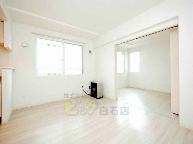 居室・リビング　日当たり良好で明るく暖かいお部屋です♪