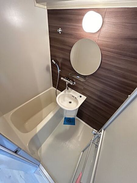 バス・シャワールーム　※同施工会社のイメージ写真※