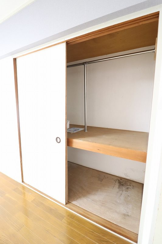 収納　退去予定のため別部屋写真使用