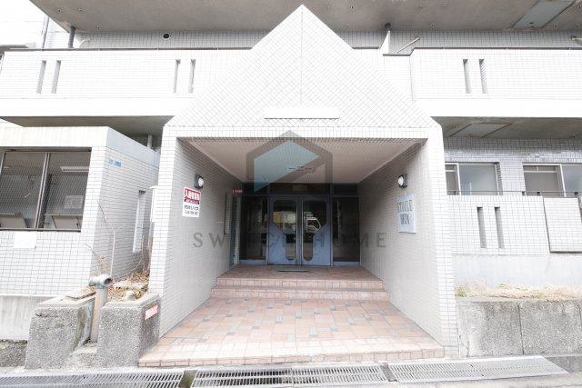 エントランス　ゆとりのあるエントランスです
