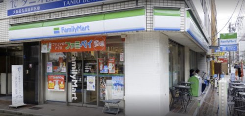 コンビニ　ファミリーマート 長堀橋駅北店（コンビニ）まで216m