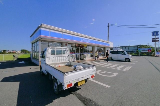 コンビニ　ローソン川越木野目店（コンビニ）まで742m