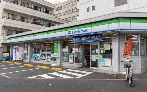 コンビニ　ファミリーマート 江戸川球場店（コンビニ）まで134m