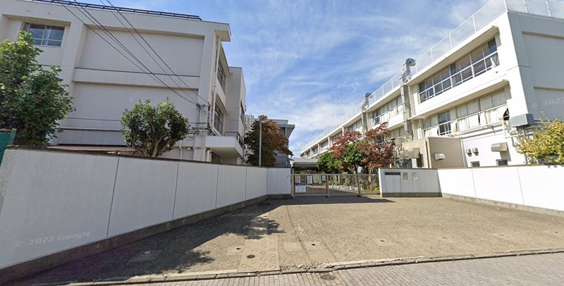 中学校　世田谷区立奥沢中学校（緑が丘（中学校）まで287m