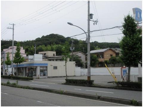 コンビニ　ローソン 垂水あじさい公園前店（コンビニ）まで741m