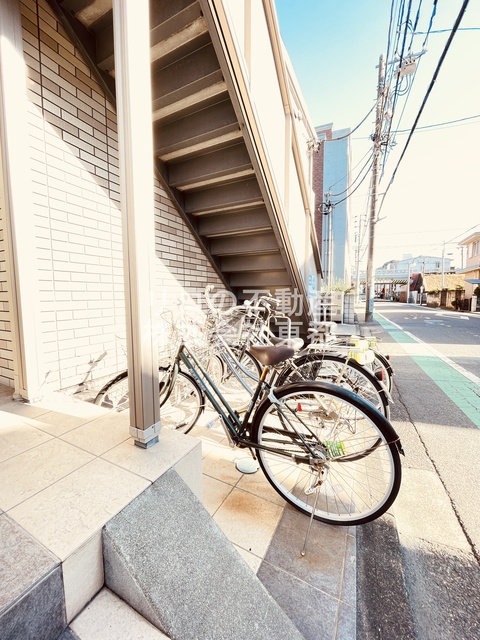 その他共有部分　敷地内に自転車置き場あります☆