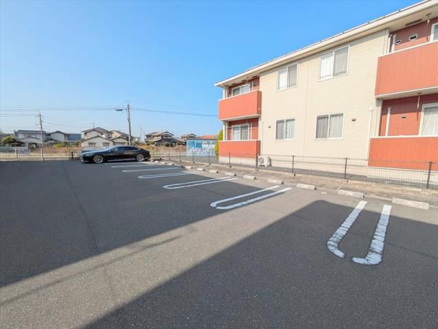 駐車場　エントランス