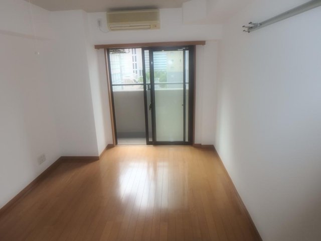 その他部屋・スペース　開放的な寝室です