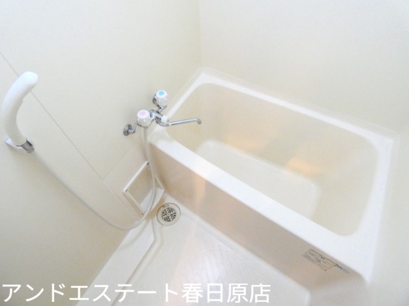 バス・シャワールーム　ワイドな浴槽