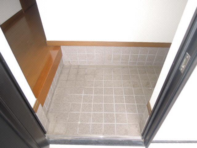玄関　他号室の写真になります。