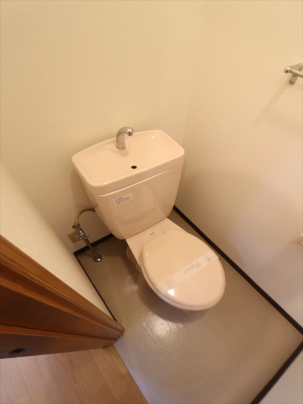 トイレ　きれいな水回りです